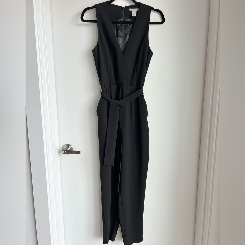 H&M Black Sleeveless V-Neck Jumpsuit